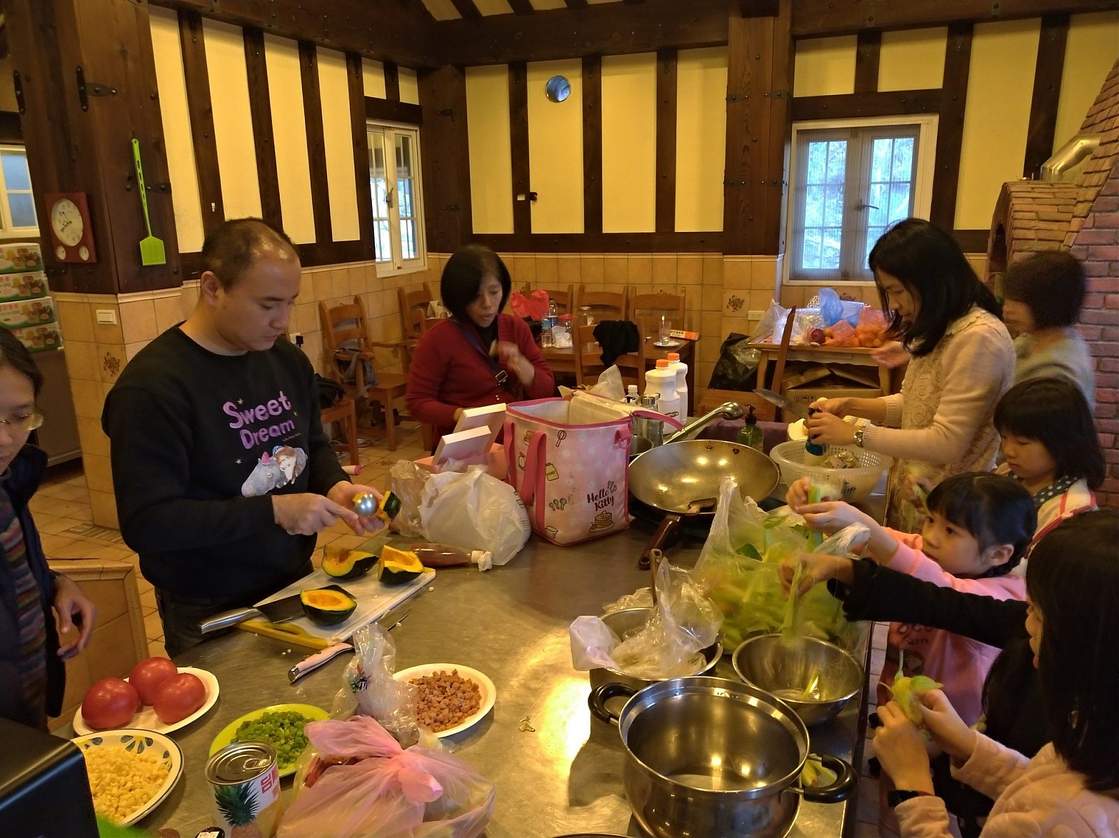 清境黑森林莊園(清境平價包棟) 烤肉+廚房+電梯  細節很加分
